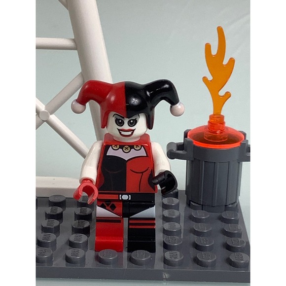 Lego Batman Harley Quinn mini figure set Harley’s Wheels of Fire figure EUC - Picture 3 of 11